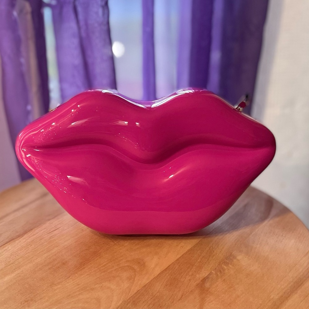 LIPS handbag
